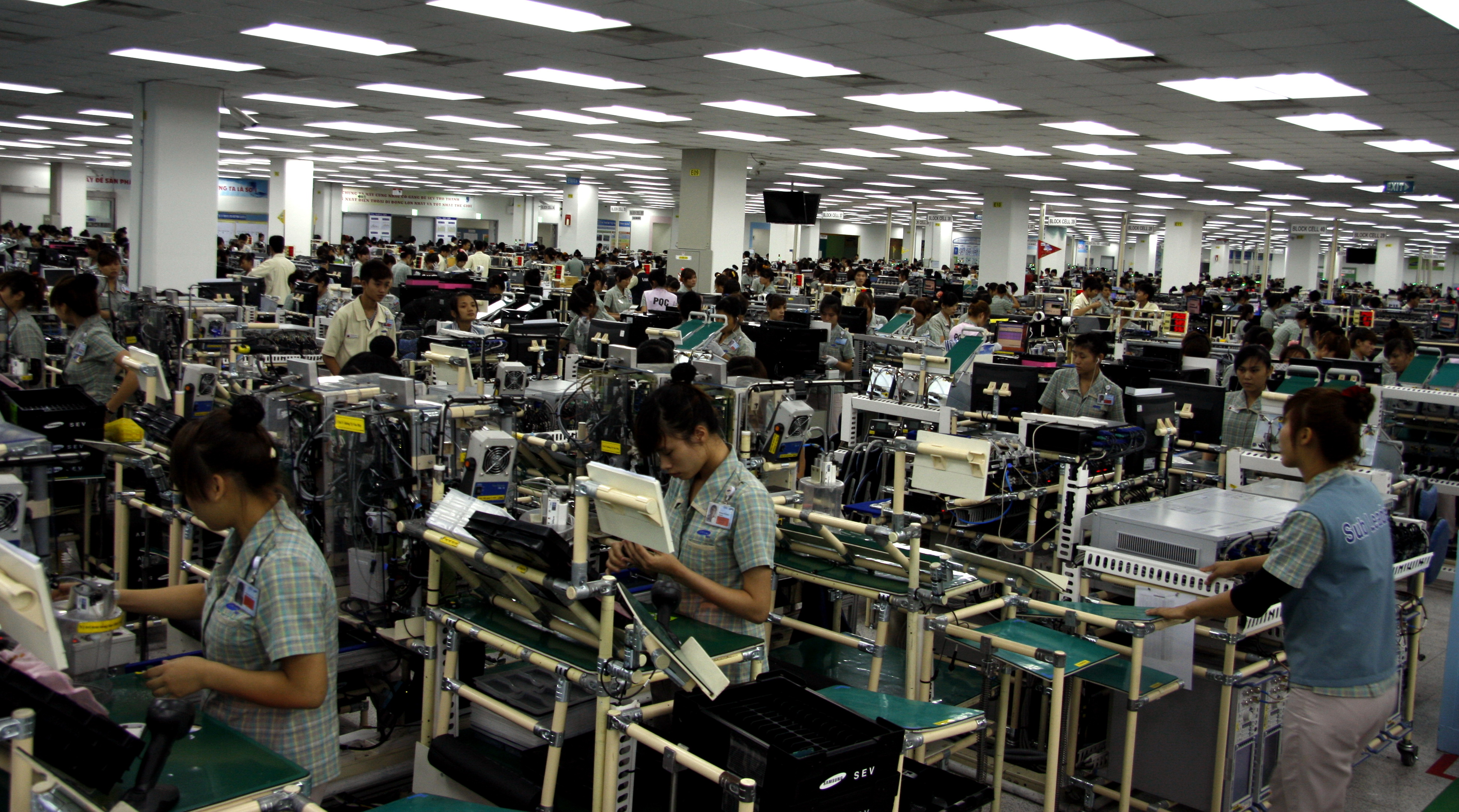 Những nhà máy hoành tráng của nước ngoài tại Việt Nam chưa chắc đem lại nhiều giá trị gia tăng cho Việt Nam