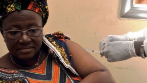 Liên minh vắc xin toàn cầu (GAVI) đã ký thỏa thuận 5 triệu USD để mua một lô vắc xin Ebola nhằm chuẩn bị cho những trận dịch tương lai của căn bệnh chết người này.