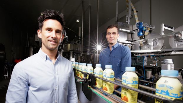 Đồng sáng lập công ty MADE Luke Marget, và Matthew Dennis đang xoay trục tập trung bán các sản phẩm sữa và thức uống vào châu Á sau khi thành công trên thị trường Úc. Ảnh: TL