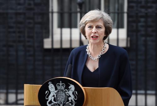 Thủ tướng Anh Theresa May kêu gọi các doanh nghiệp và chính phủ phải thay đổi để lấy lại niềm tin, kinh doanh một cách đúng đắn và mở cửa thị trường tự do.