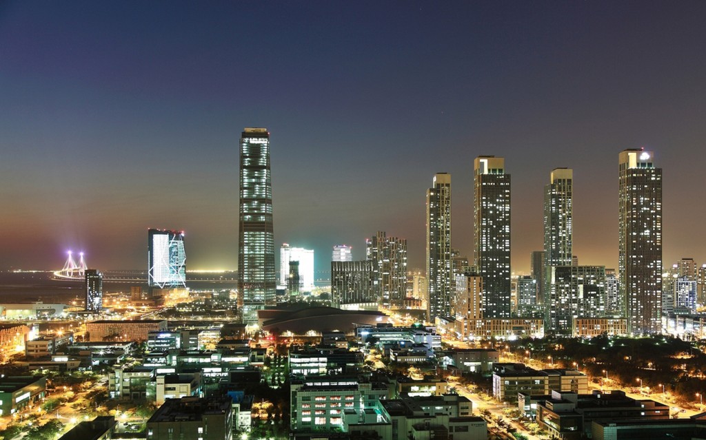 This undated handout photo released by Gale International Korea on July 15, 2012 shows the Songdo International Business District in Incheon, west of Seoul. The town of Songdo plans to be an example for green and smart energy in 2016.   AFP PHOTO / HO / Gale International Korea     ---- EDITORS NOTE ---- RESTRICTED TO EDITORIAL USE MANDATORY CREDIT "AFP PHOTO / Gale International Korea" NO MARKETING NO ADVERTISING CAMPAIGNS - DISTRIBUTED AS A SERVICE TO CLIENTS