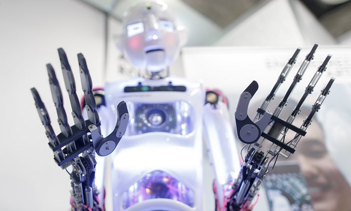 Một robot giáo dục trưng bày tại một triển lãm ở Madrid trong tháng này. Ảnh: TL