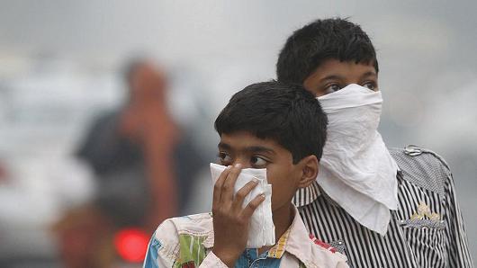 Phân tích của báo cáo cho thấy rằng Ấn Độ - với sự phơi nhiễm hơn bình thường và dân số của họ đang già đi - hiện nay cạnh tranh với Trung Quốc về những gánh nặng sức khỏe do ô nhiễm không khí.