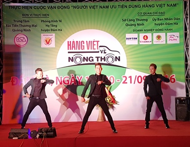 Nhóm Titikids trong lần theo chương trình HVVNT ra Quảng Ninh