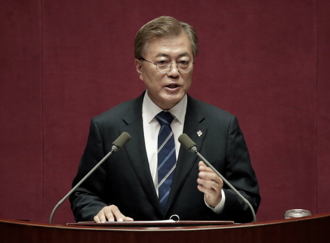 South Korean President Moon Jae-in delivers a speech at the National Assembly in Seoul, South Korea June 12, 2017. REUTERS/Ahn Young-joon/Pool