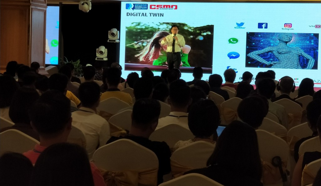 ông Hoàng Nam Tiến, chủ tịch của FPT Software chia sẻ về kinh nghiệm xây dựng nền tảng kỹ thuật số