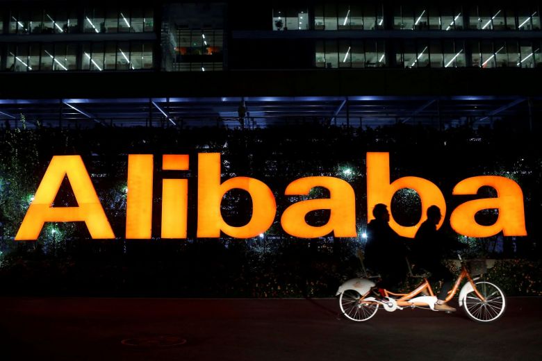 Ở Trung Quốc, nơi 85% doanh số bán lẻ vẫn đến từ kênh bán hàng trực tiếp, Alibaba đang tìm cách mở rộng sự thống trị của mình trong các cửa hàng trực tiếp