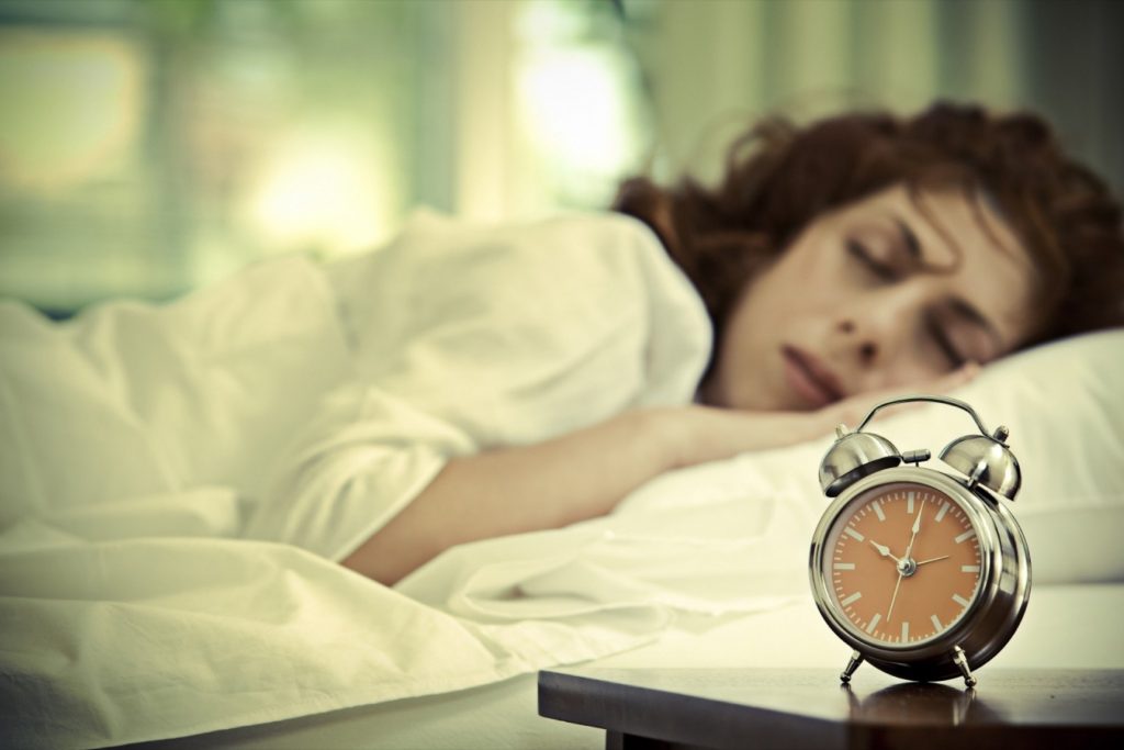 Phụ nữ thức dậy sớm vào buổi sáng có thể giảm được gần 50% nguy cơ ung thư vú so với người thức dậy muộn, nghiên cứu của đại học Bristol Anh đã xác nhận điều này.